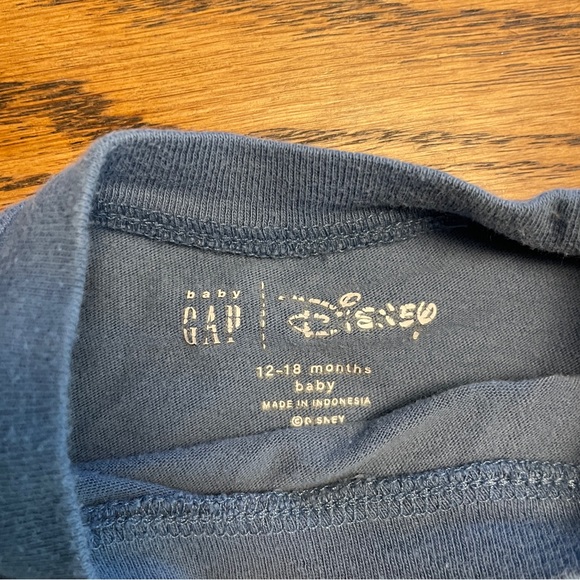 GAP Gray Long Sleeve Kids Shirt with Mickey Mouse 12-18 months - Picture 3 of 5